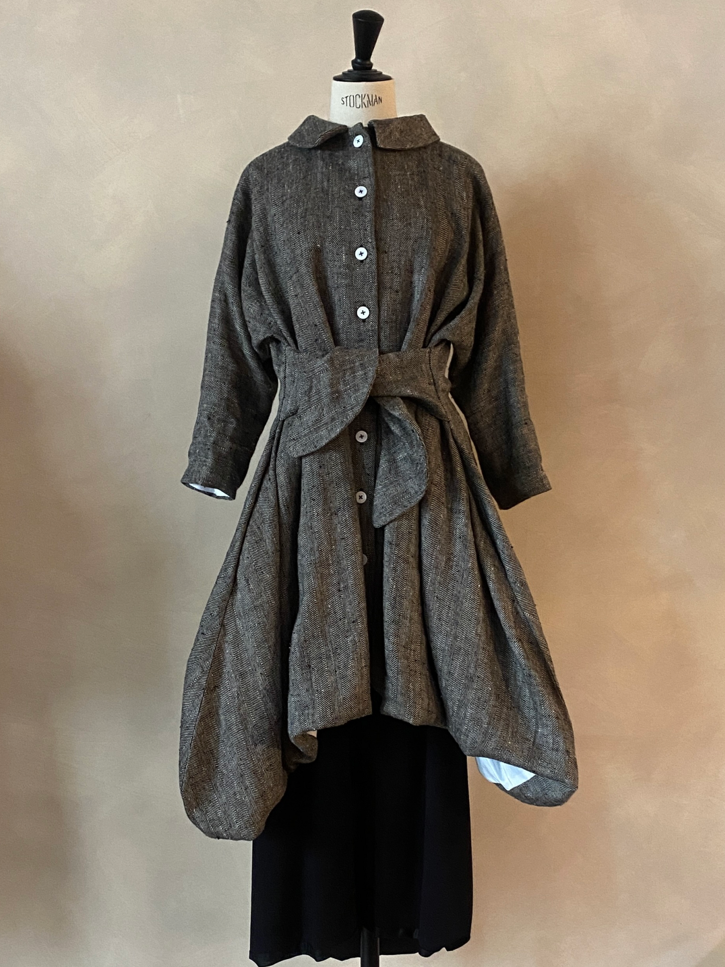 04. Herringbone linen Menina short coat