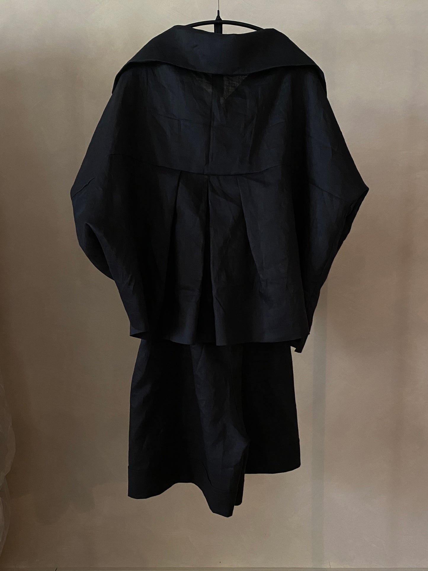 Camisa de lino negra