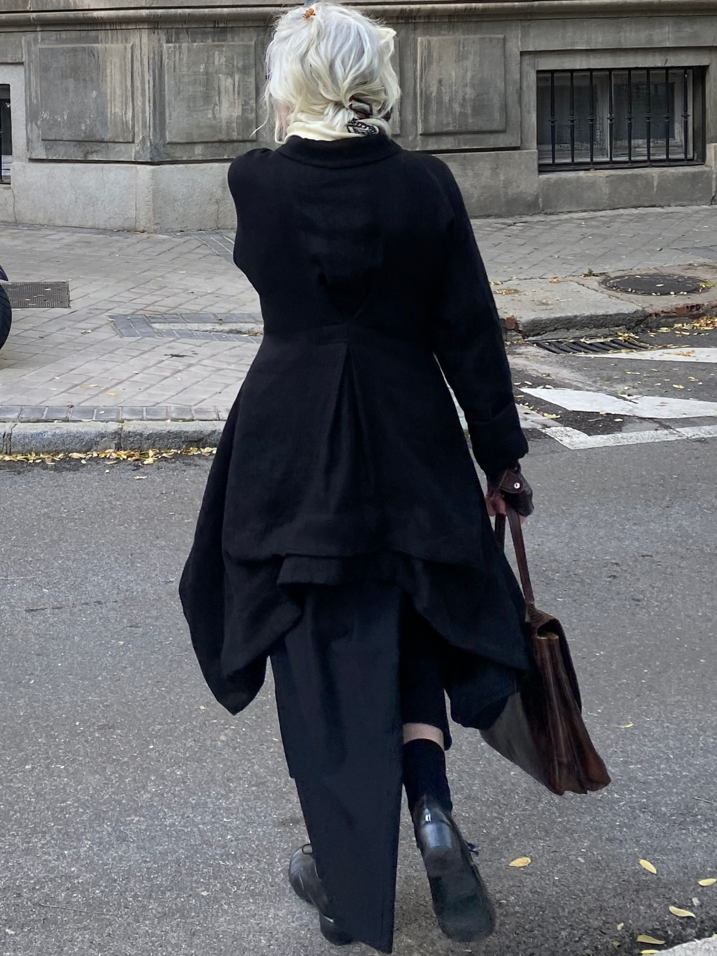 Black Menina short coat