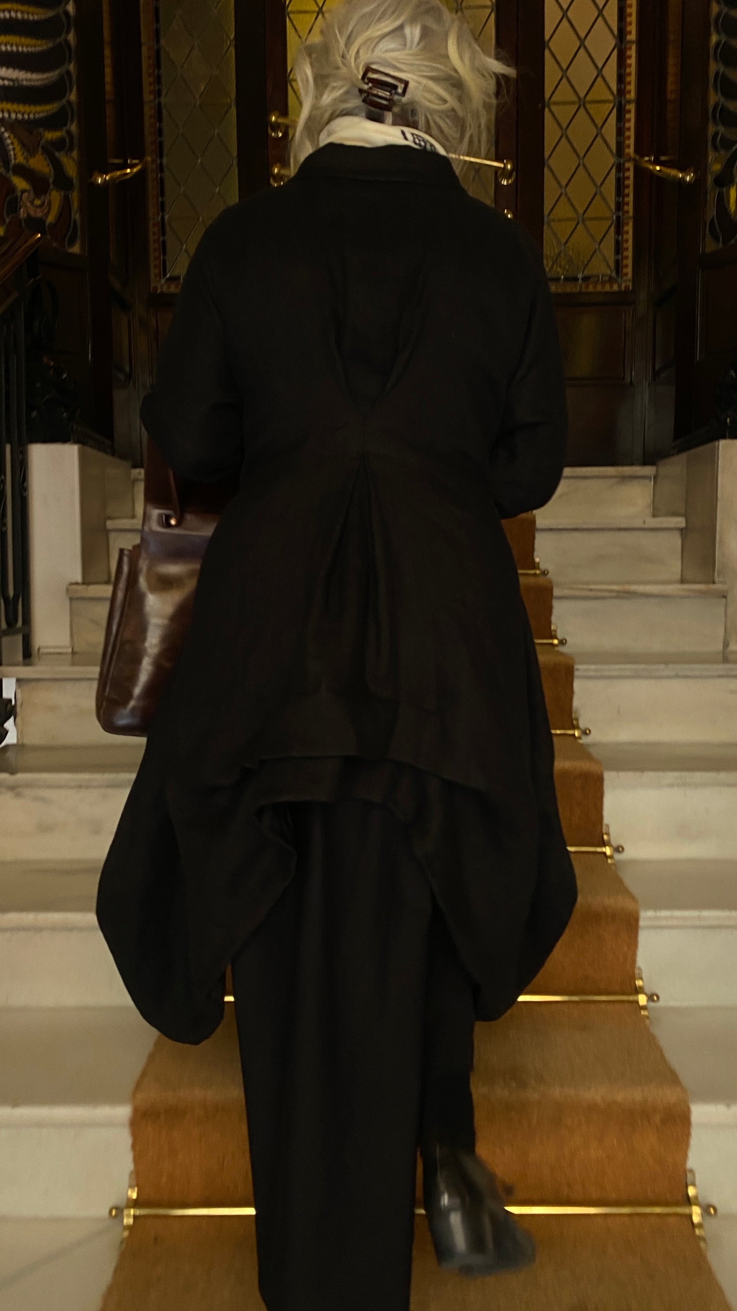 Black Menina short coat