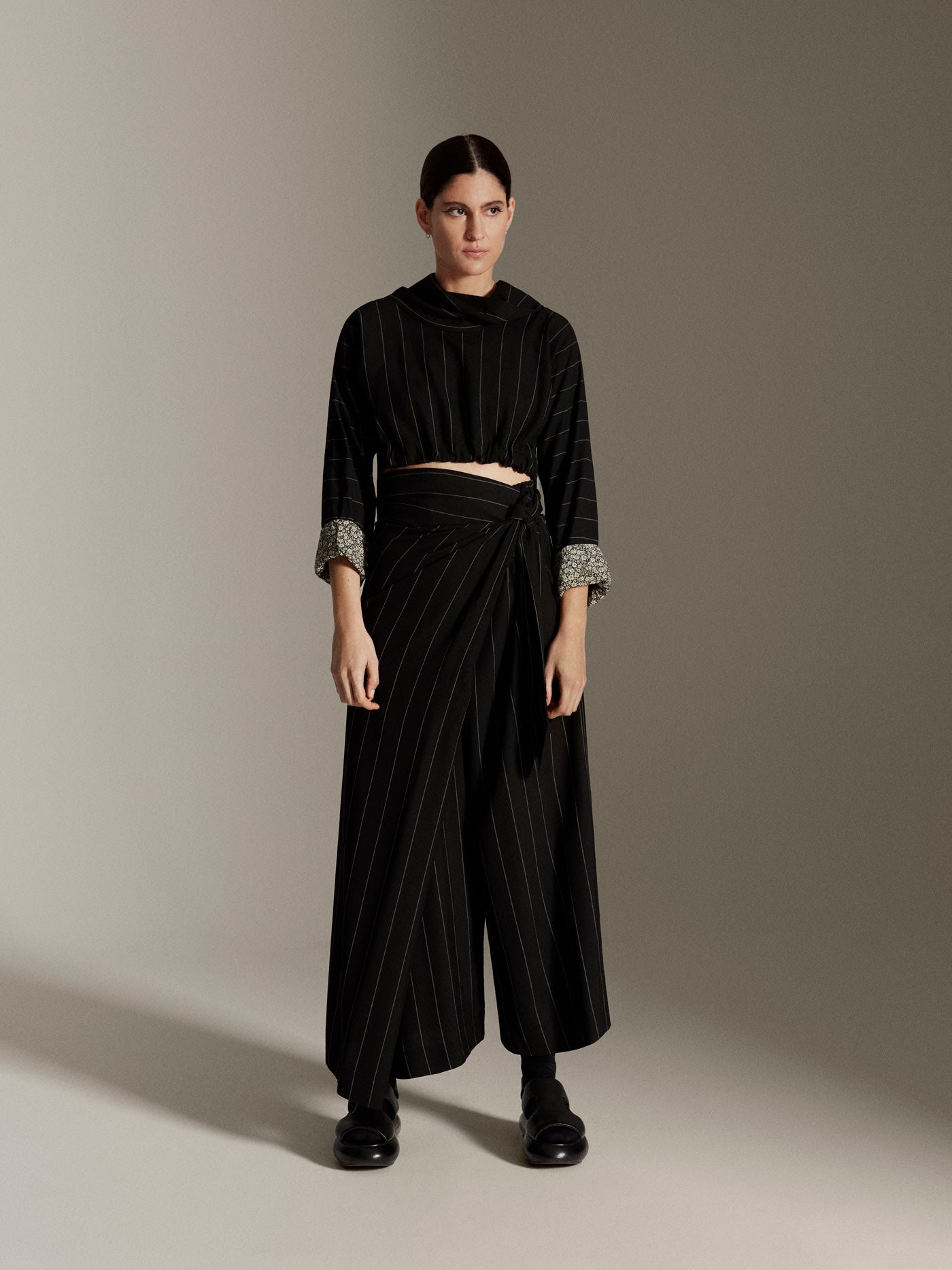 Pantalón cruzado de raya diplomática