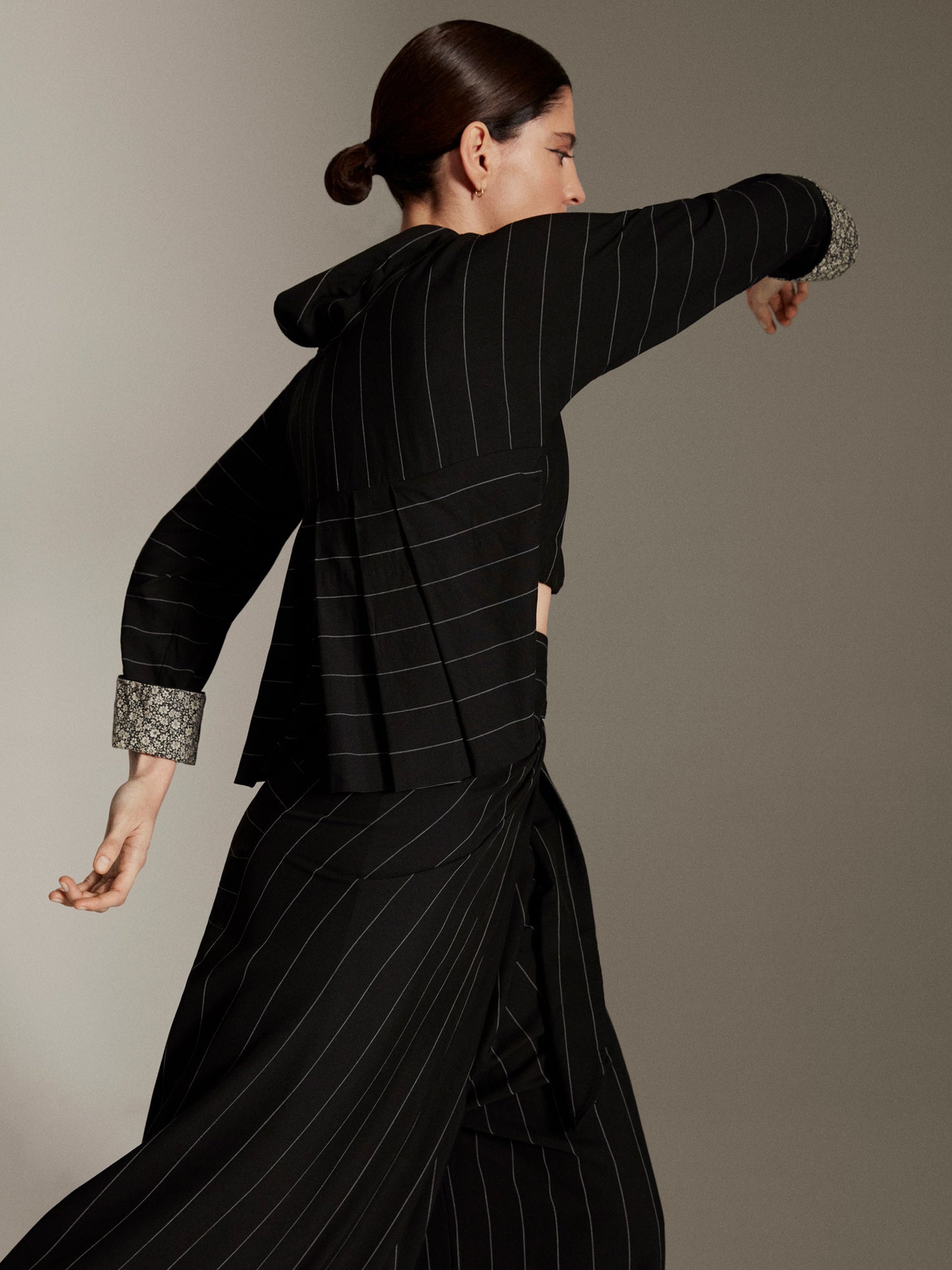 Pantalón cruzado de raya diplomática