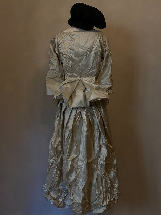 Conjunto de chaqueta y falda de seda dupioni