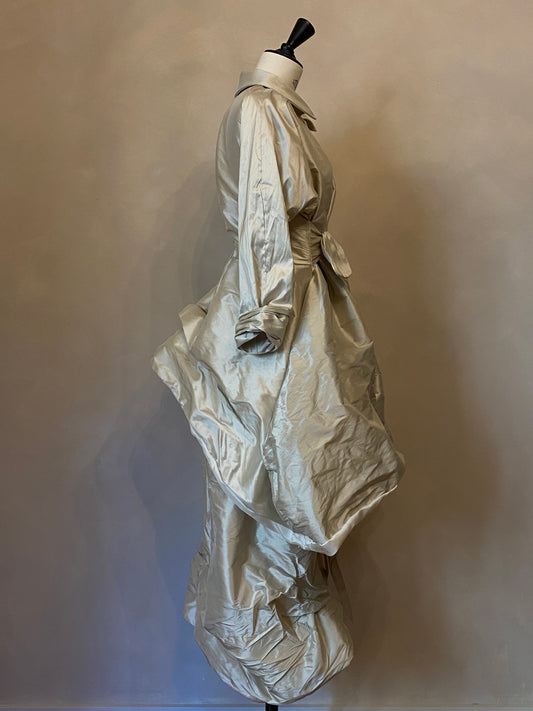 Conjunto de chaqueta y falda de seda dupioni