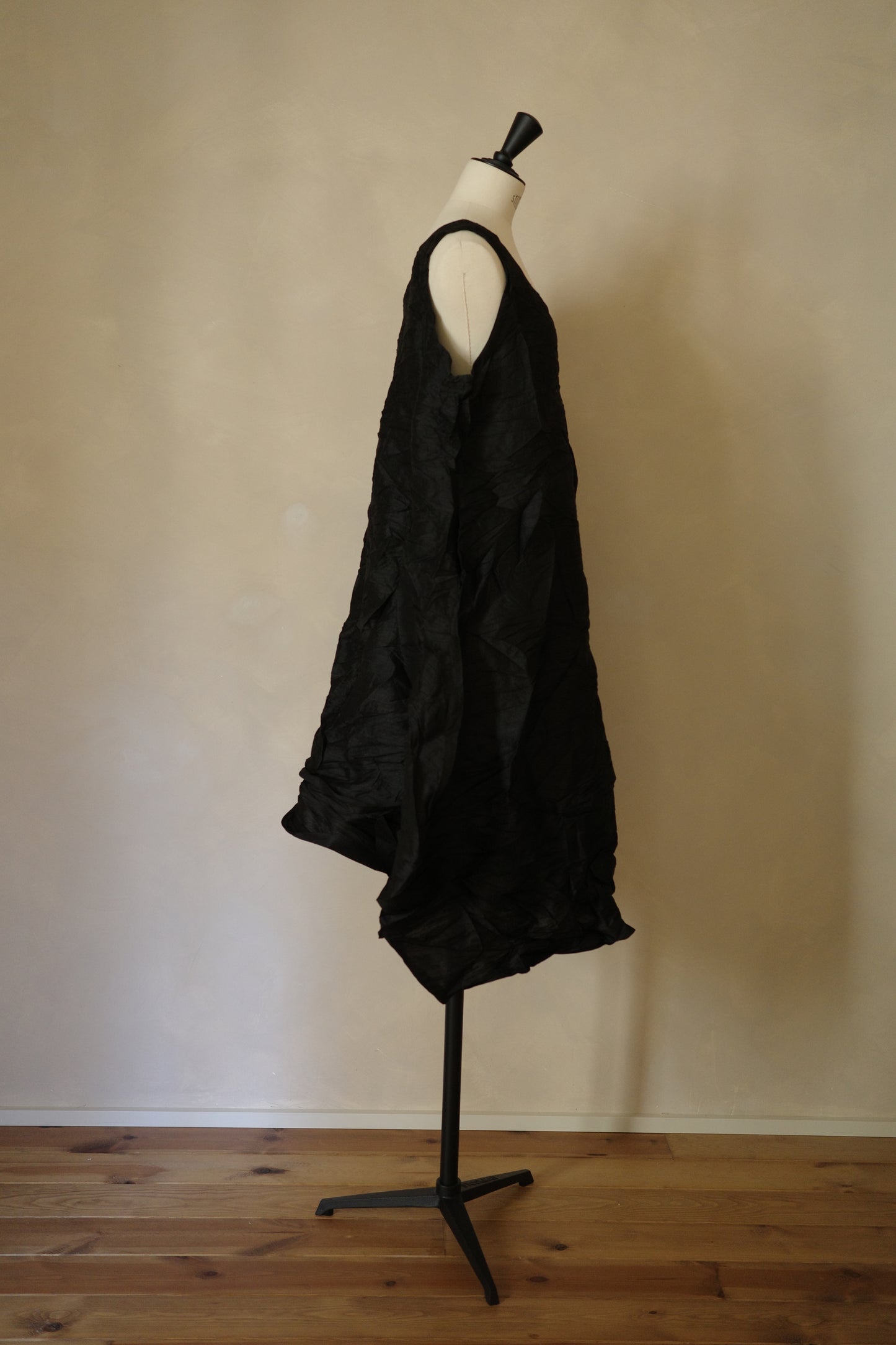 Vestido negro Menina de seda 