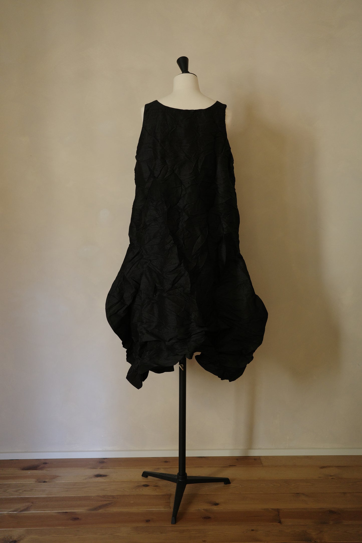 Vestido negro Menina de seda 