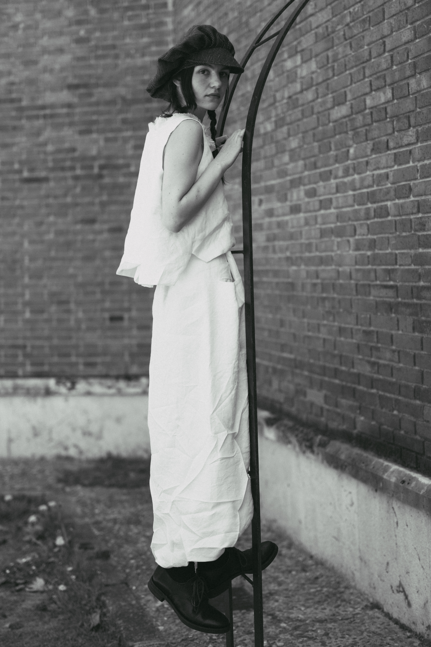 08. Cream linen skirt