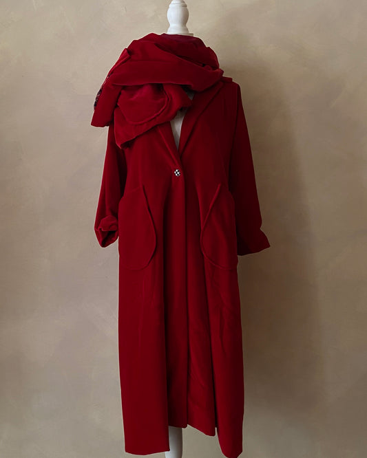 Abrigo rojo de terciopelo