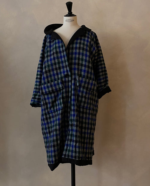 Checked wool wide coat