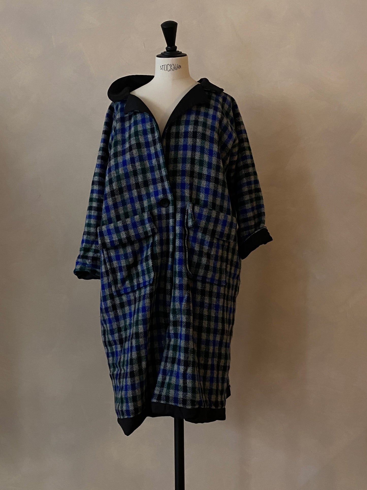 Checked wool wide coat