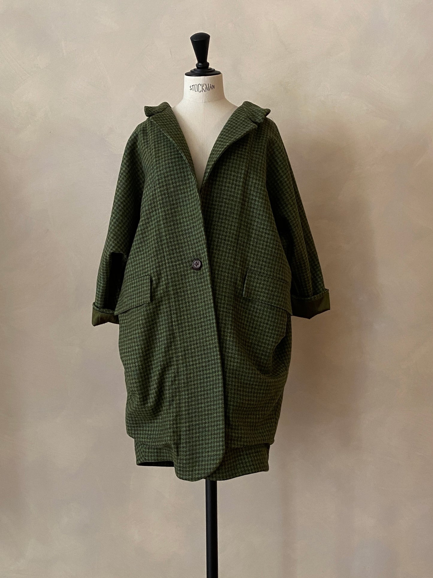 Abrigo verde de tweed escocés