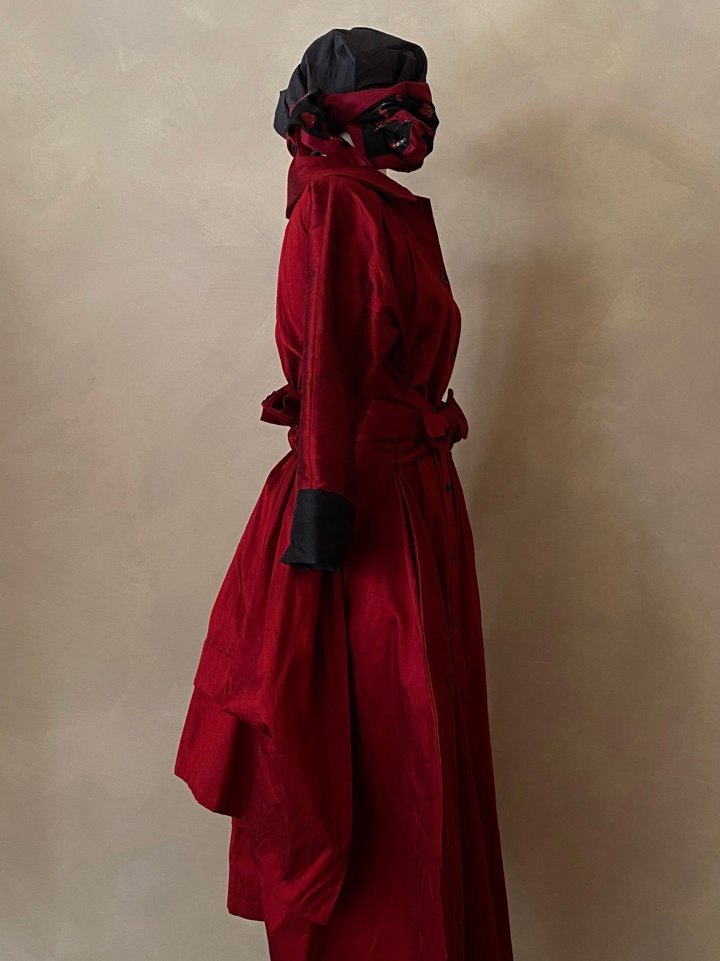 Red silk dupioni Menina dress