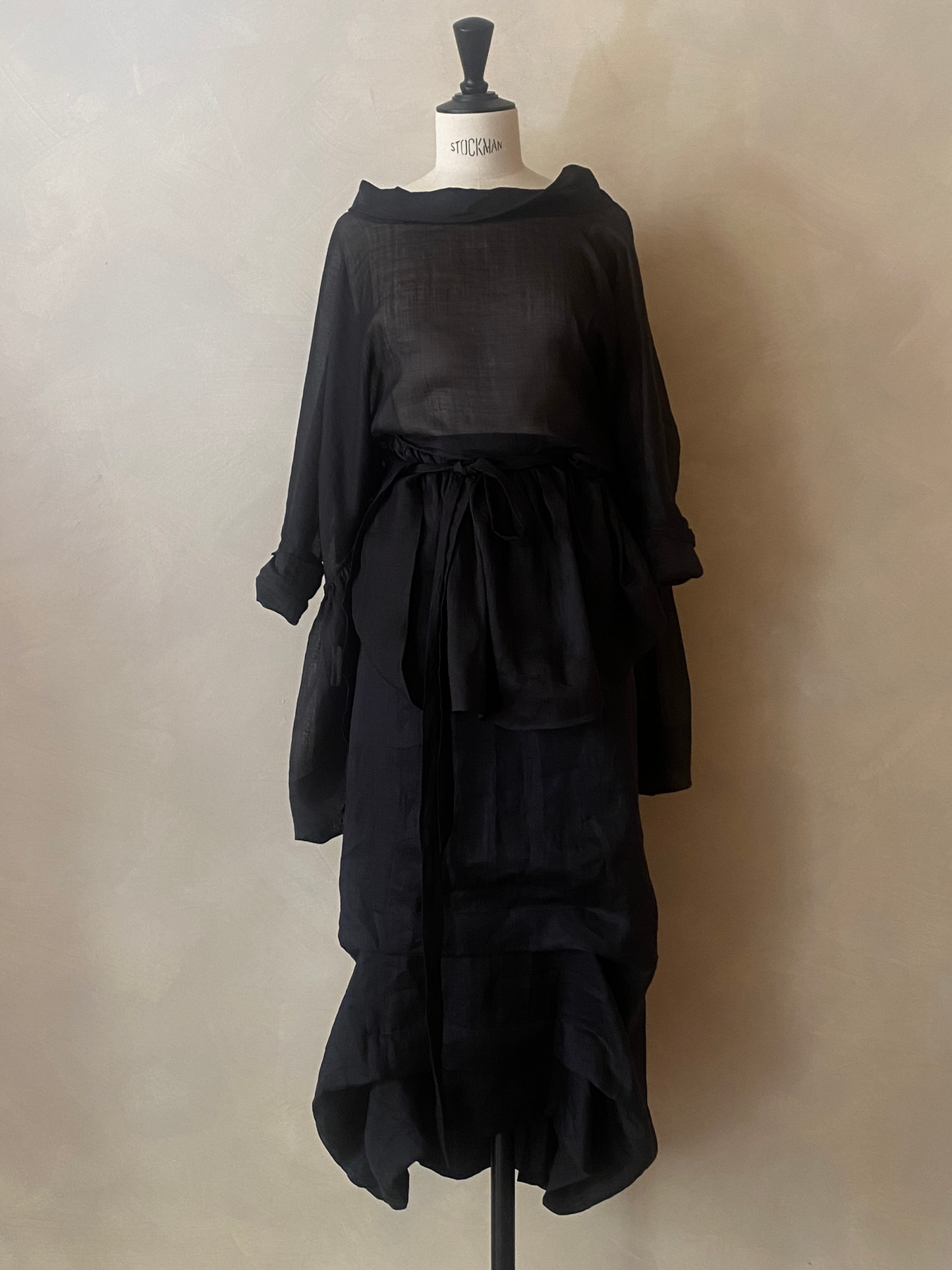 05.Two-piece black ramie dress