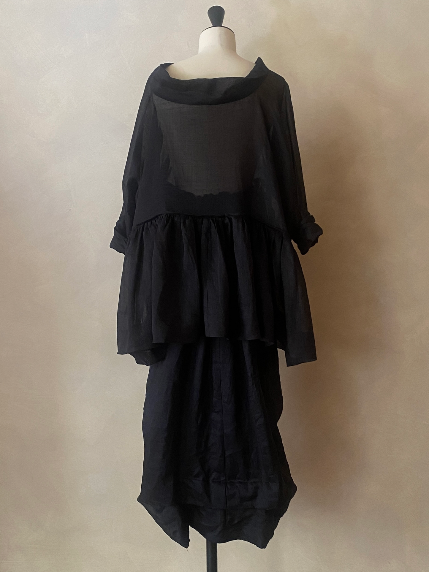 05.Two-piece black ramie dress